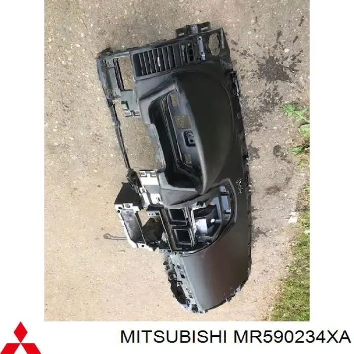 MR590234XA Mitsubishi Передня панель