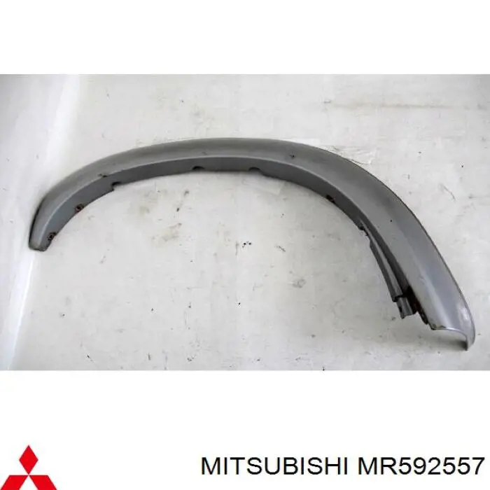 MR592557 Mitsubishi Розширювач заднього крила, лівий