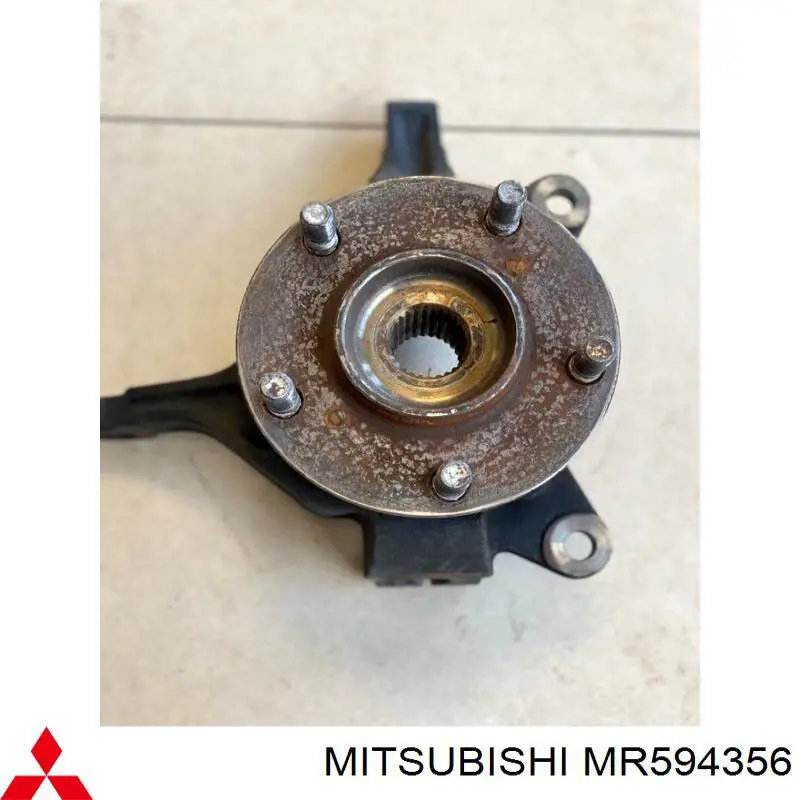 MR594356 Mitsubishi цапфа - поворотний кулак передній, правий