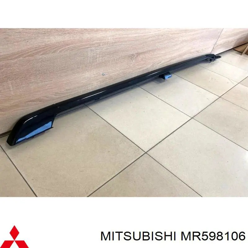 Рейлінг даху правий Mitsubishi MR598106 ціна, від 48.36 USD