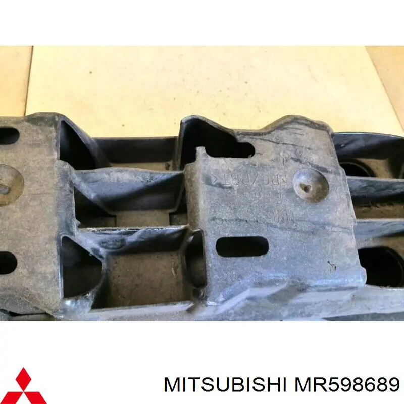 Абсорбер бампера переднього Mitsubishi MR598689 ціна, від 101.36 USD