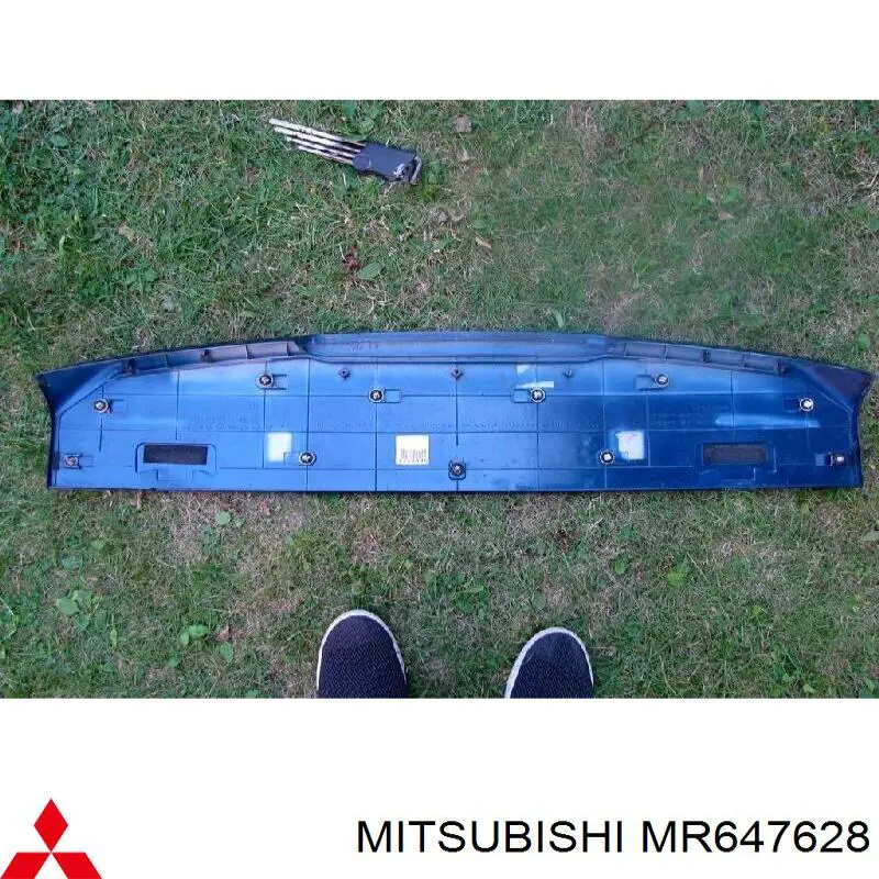 MR647542 Mitsubishi Спойлер кришки багажника