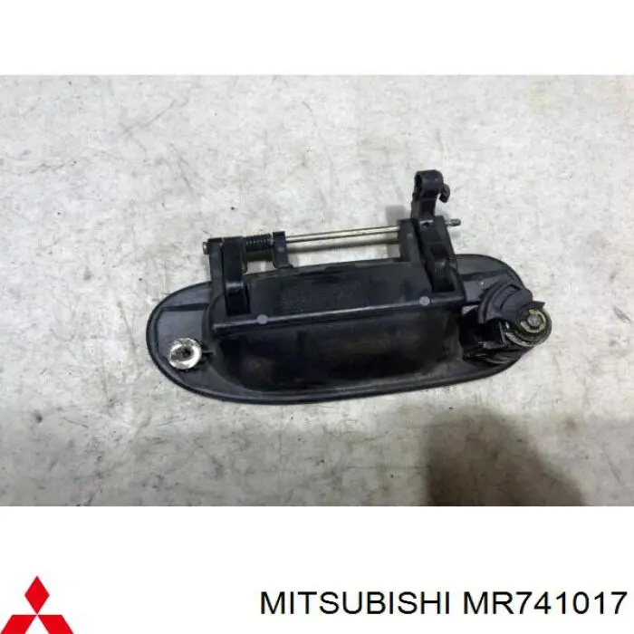 MR741017 Mitsubishi ручка передньої двері зовнішня права
