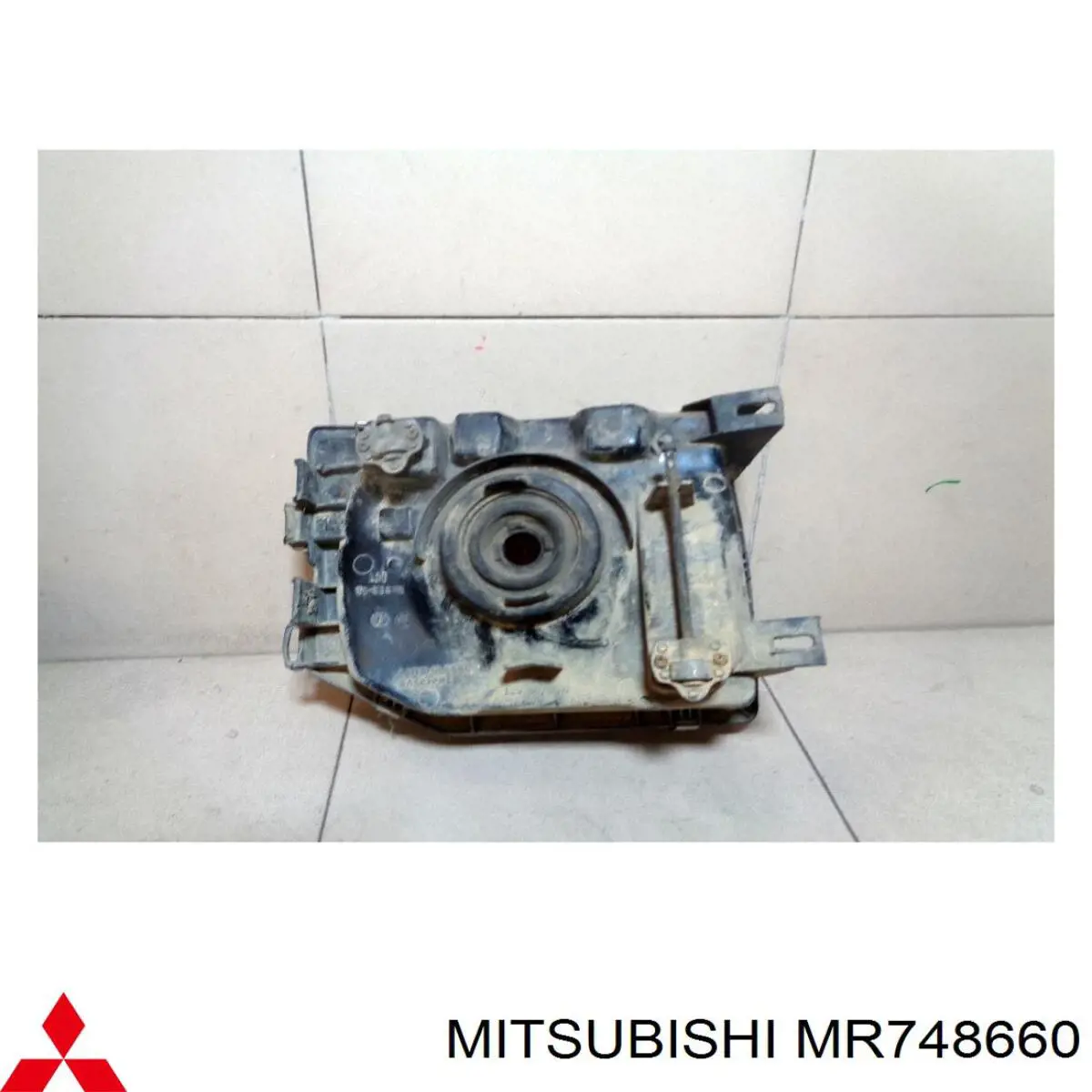 MR748660 Mitsubishi Скло передніх дверей, лівою