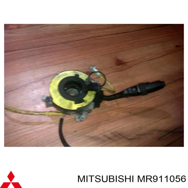 MR911056 Mitsubishi Перемикач підрульовий