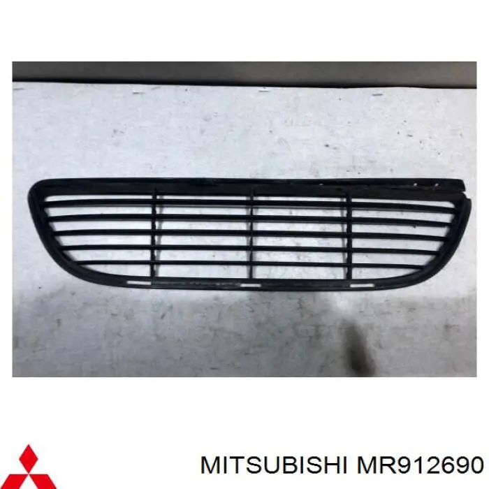 MR912690 Mitsubishi решітка переднього бампера, нижня