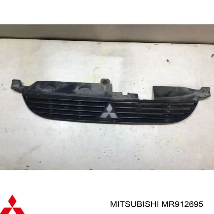 Облицювання радіатора Mitsubishi Space Star мінівен (DG0) (1998 - 2004) ціна, від 66.53 USD