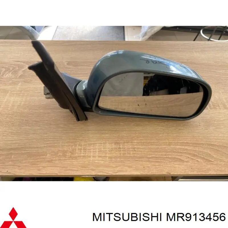Праве бокове дзеркало Mitsubishi Space Star 