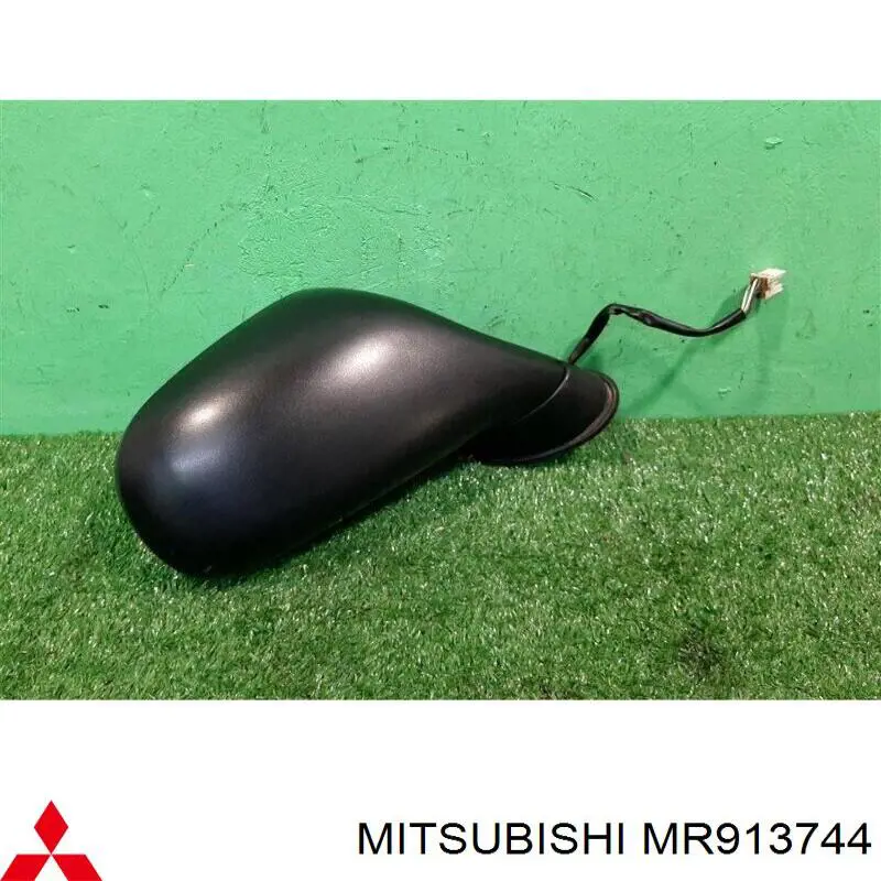 Праве бічне дзеркало Mitsubishi MR771315 ціна, від 34.21 USD