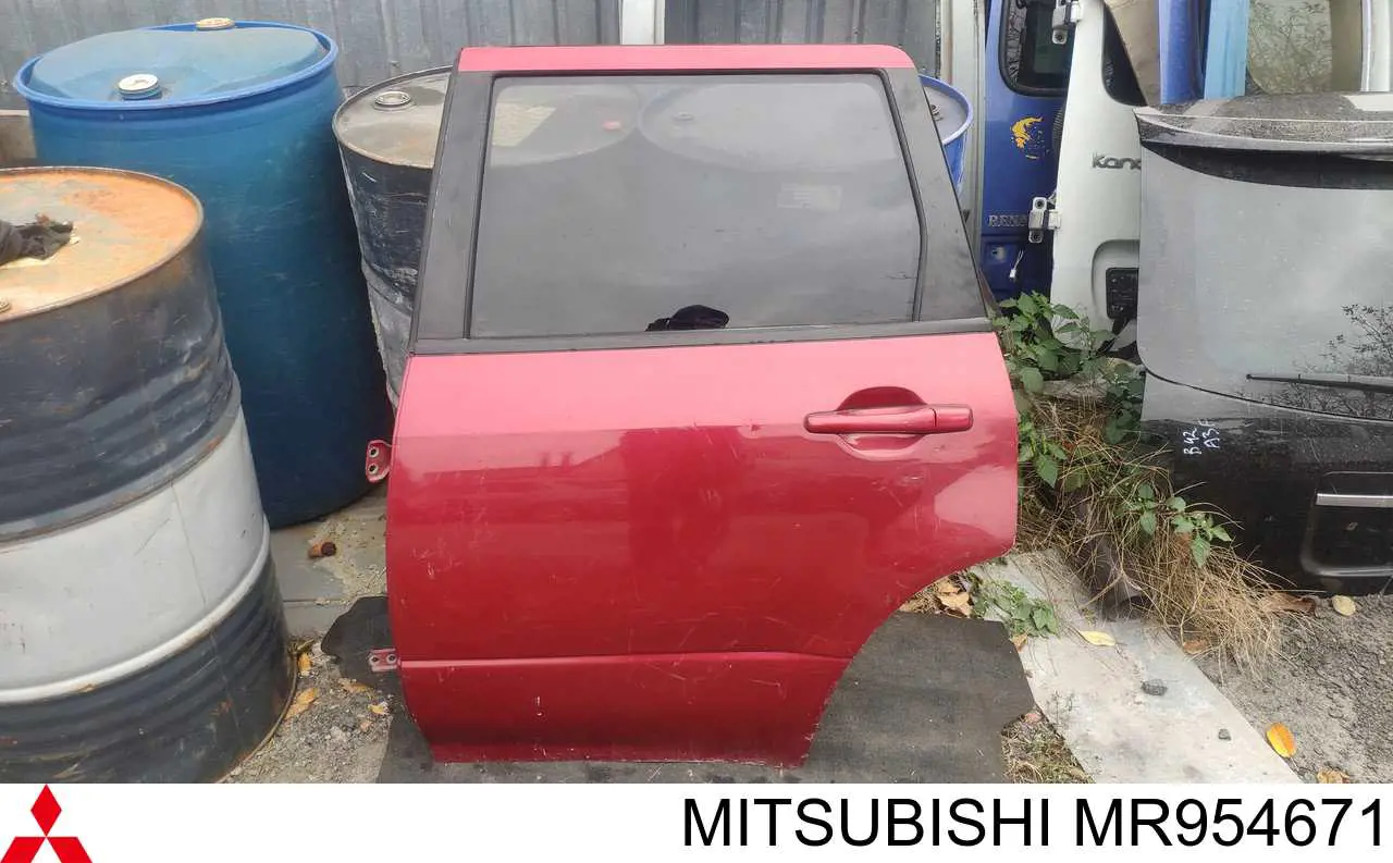 MR954671 Mitsubishi двері задні, ліві