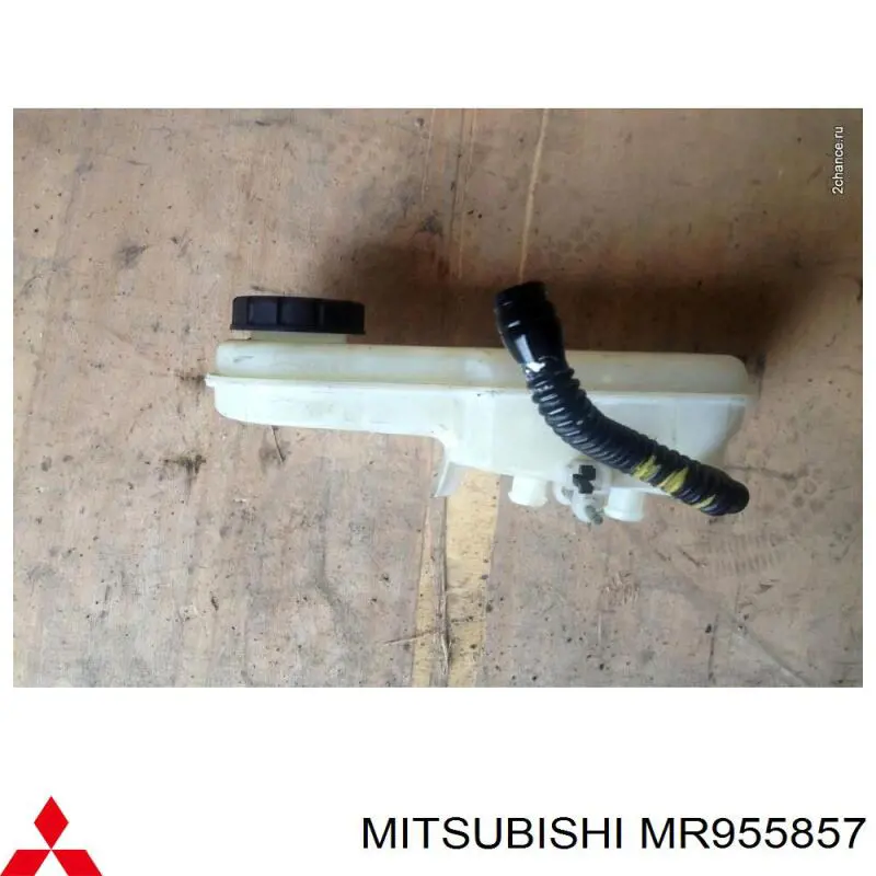 Бачок ГГЦ Mitsubishi MR955857 ціна, від 10.14 USD