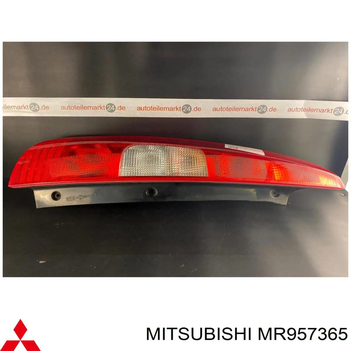Задня ліва зовнішня фара Mitsubishi MR957365 ціна, від 72.20 USD