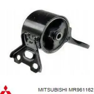 MR961162 Mitsubishi подушка (опора двигуна, задня)