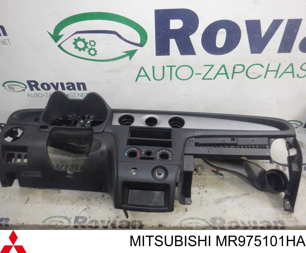 Купити MR975101HA Mitsubishi Панель приладів торпеди