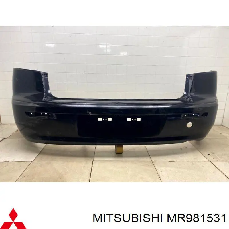 MR981531 Mitsubishi бампер задній