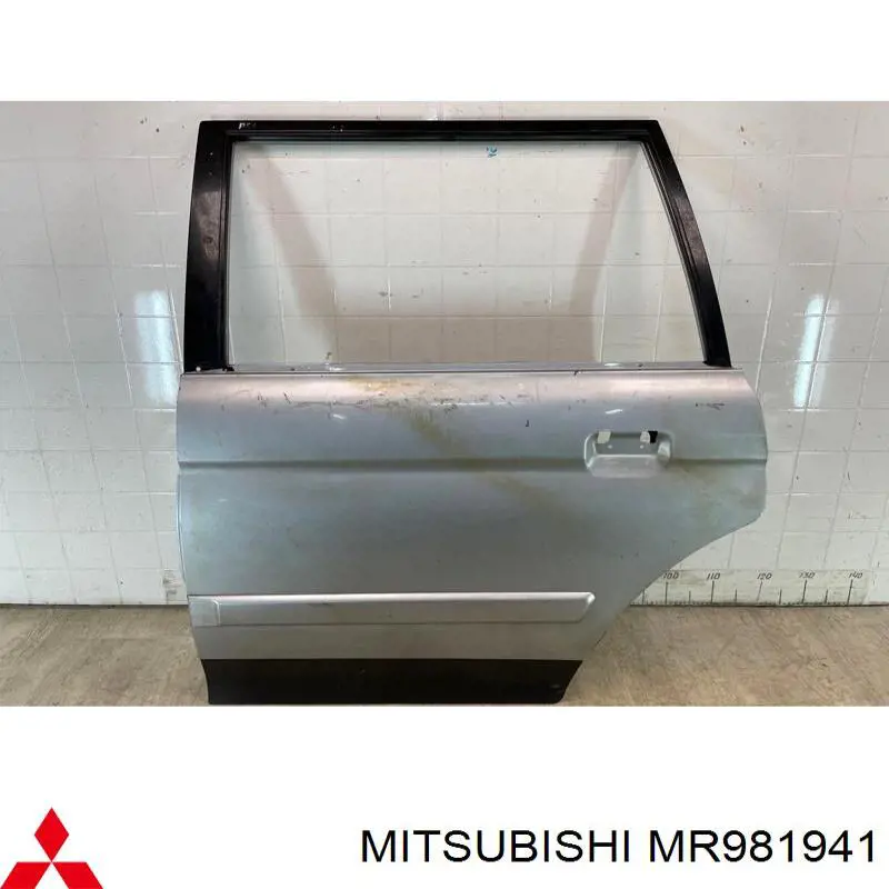 MR508015 Mitsubishi двері задні, ліві