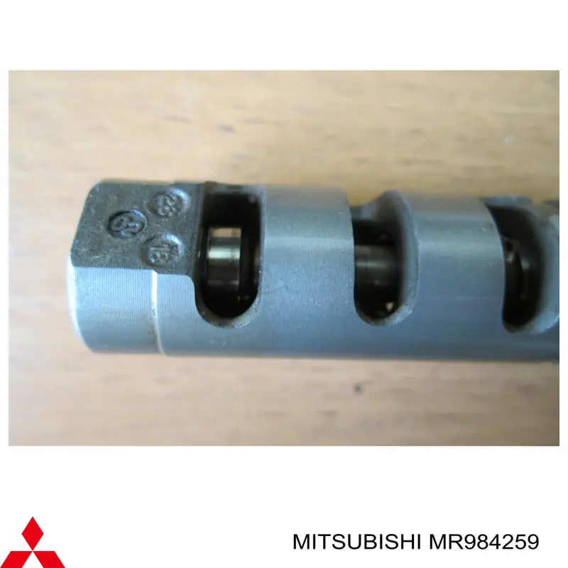 Клапан електромагнітний положення (фаз) розподільного валу Mitsubishi MR984259 ціна, від 25.40 USD