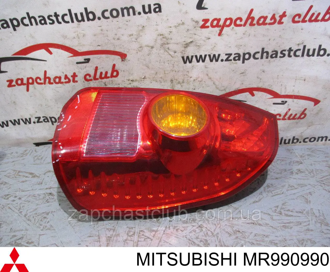 Купити Задня права фара Mitsubishi Space Star  DG0
