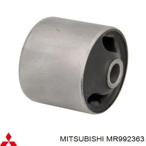 MR992363 Mitsubishi сайлентблок траверси кріплення переднього редуктора