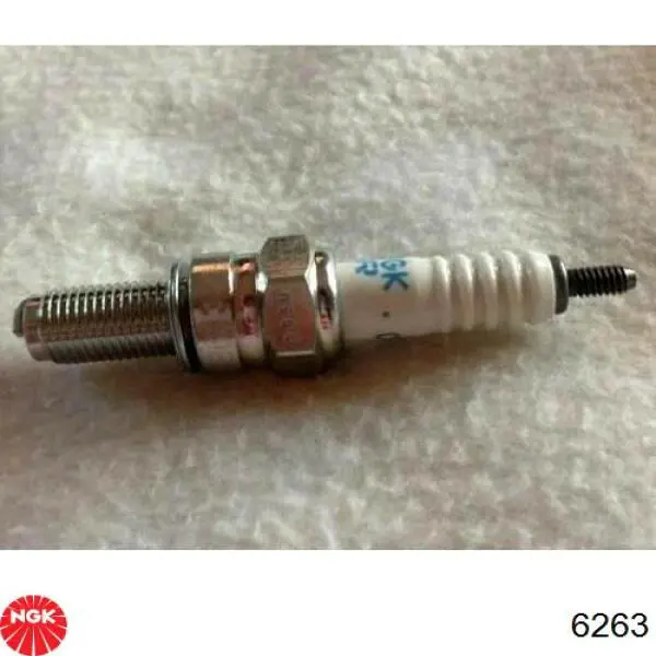 Свічки автомобільні NGK 6263 ціна, від 7.66 USD