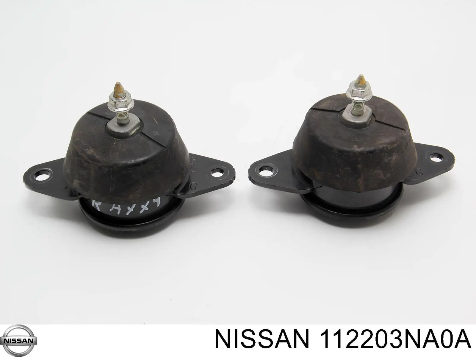 Подушка передньої опори двигуна на Nissan LEAF I ZE0