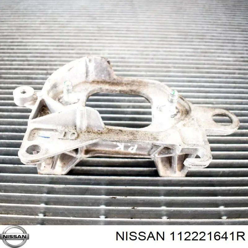 Кронштейн подушки (опори) двигуна, лівої Nissan/Infiniti 112221641R ціна, від 51.26 USD