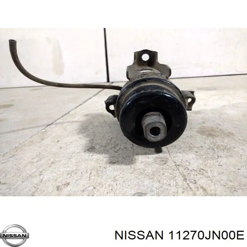 Подушка двигуна передня 11270JN00E Nissan/Infiniti