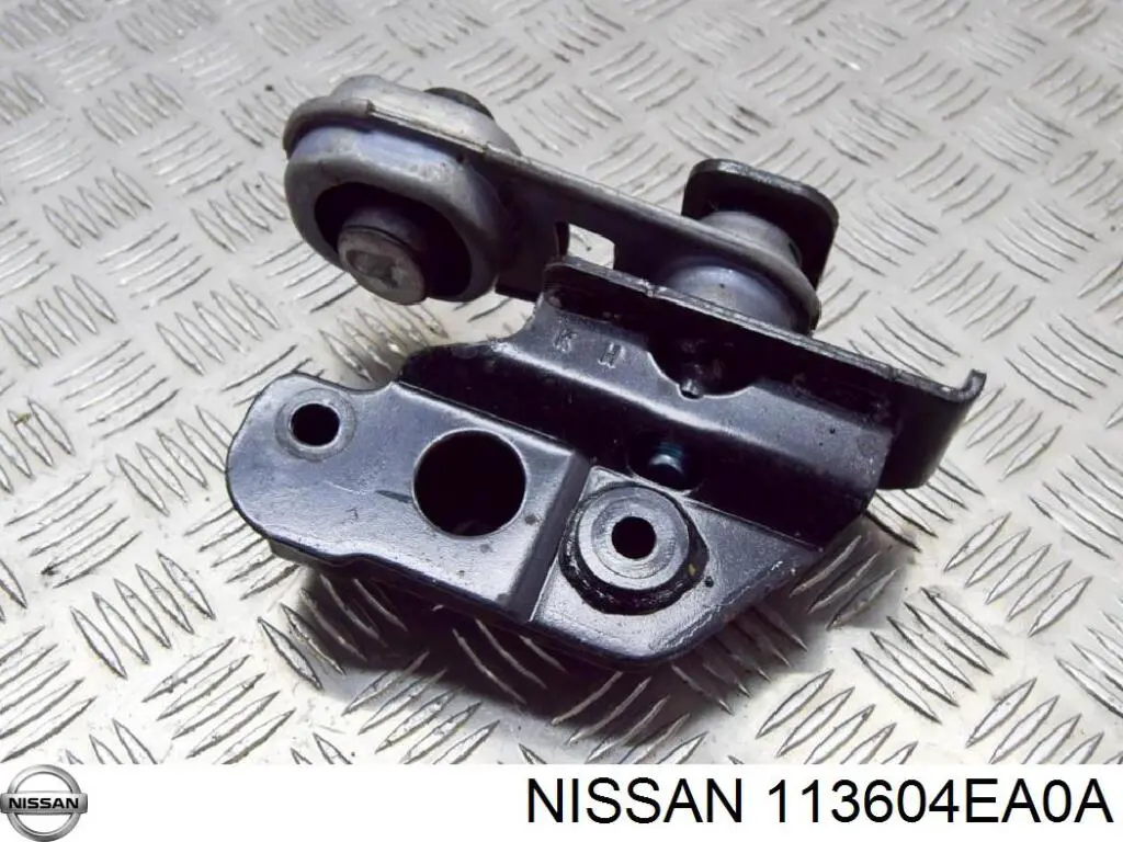 Опора двигуна задня Nissan/Infiniti 113604EA0A