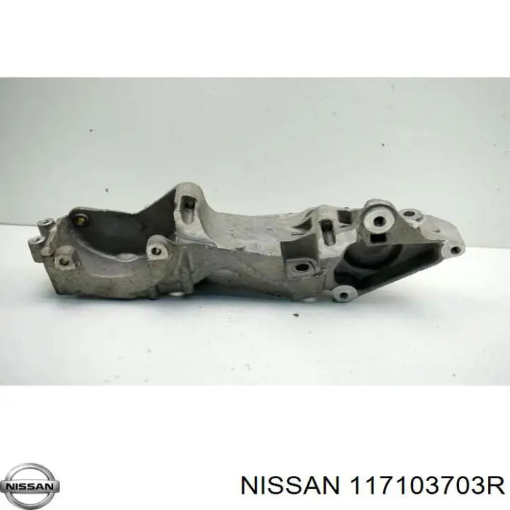 Кронштейн генератора 117103703R Nissan