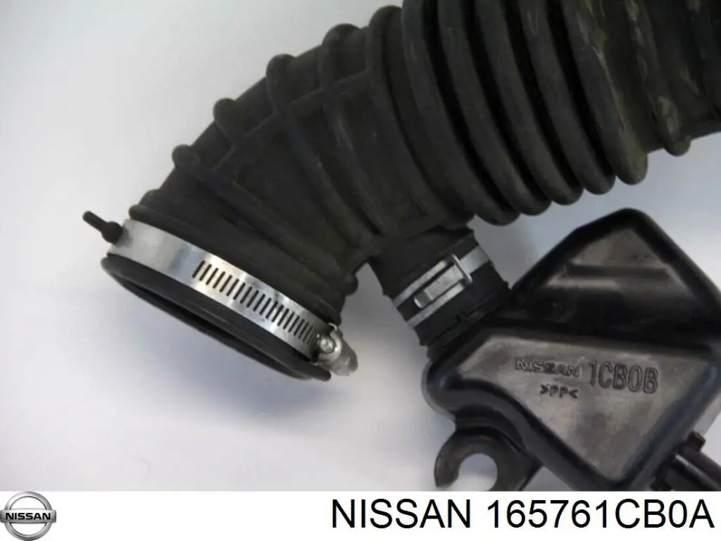 165761CB0A Nissan/Infiniti Патрубок повітряний, вихід повітряного фільтра