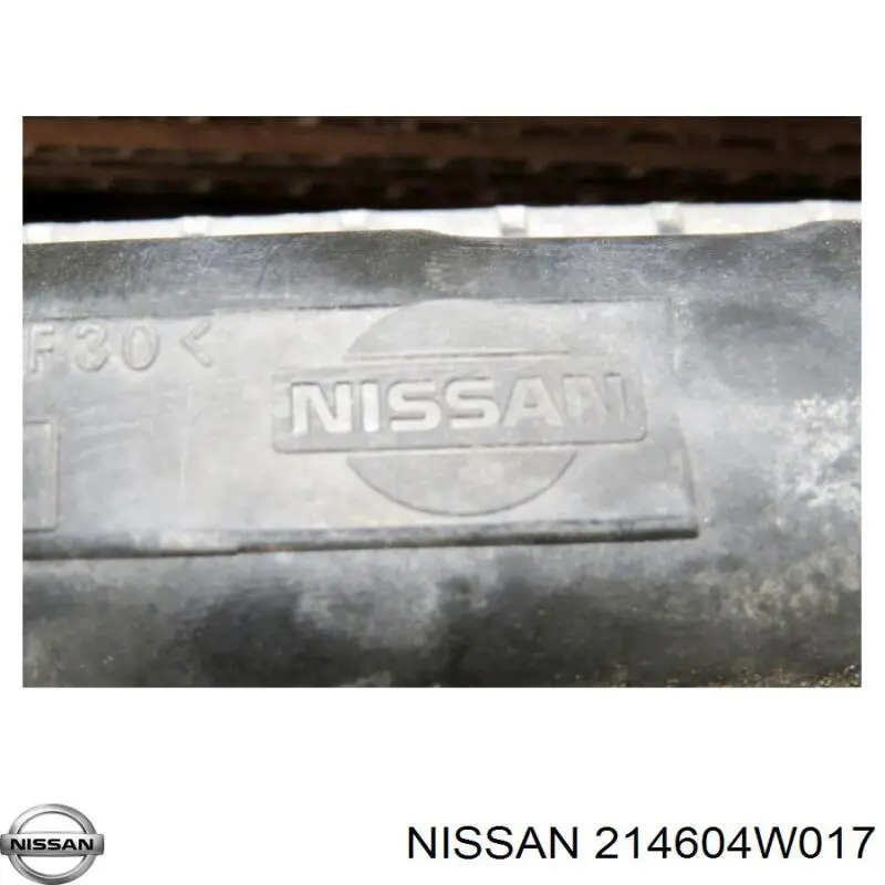 Радіатор охолодження двигуна 214604W017 Nissan