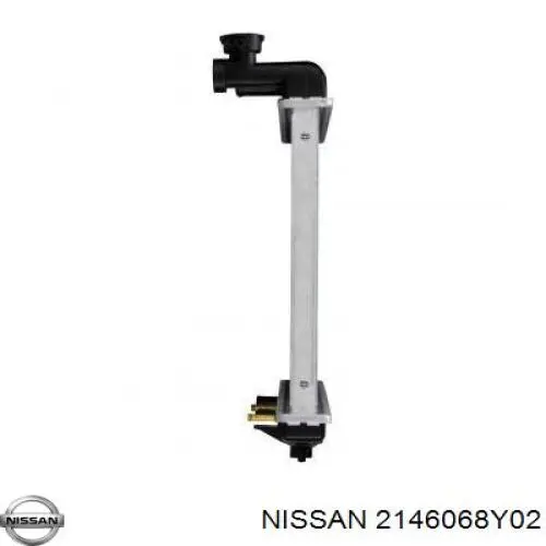 2146068Y02 Nissan/Infiniti Радіатор охолодження двигуна