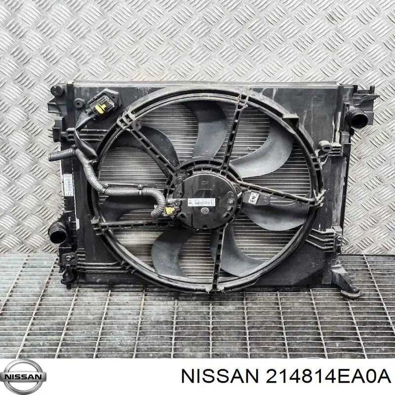 Дифузор радіатора охолодження, в зборі з двигуном і крильчаткою 214814EA0A NISSAN