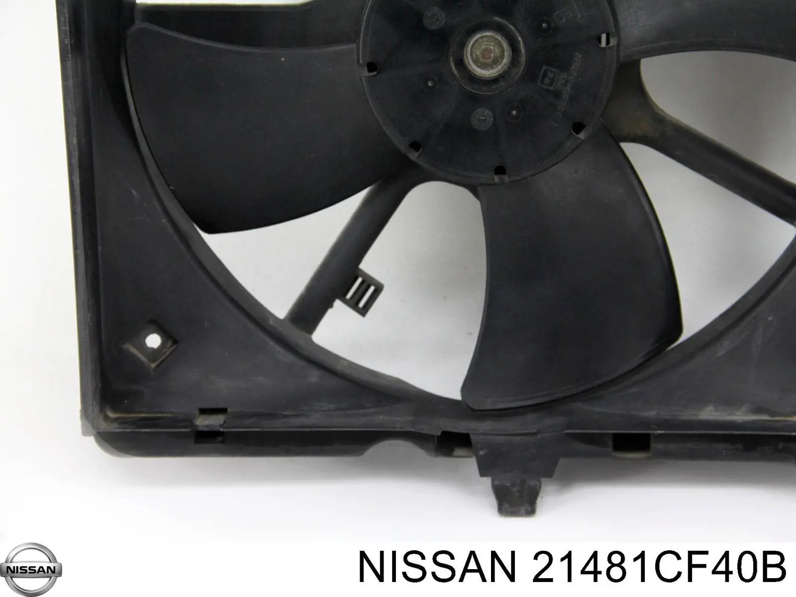 Дифузор радіатора охолодження, в зборі з мотором і крильчаткою 21481CF40B NISSAN
