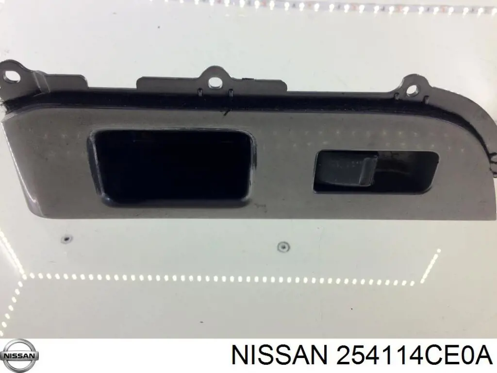 Кнопка вмикання двигуна склопідіймача задня Nissan/Infiniti 254114CE0A ціна, від 2.64 USD