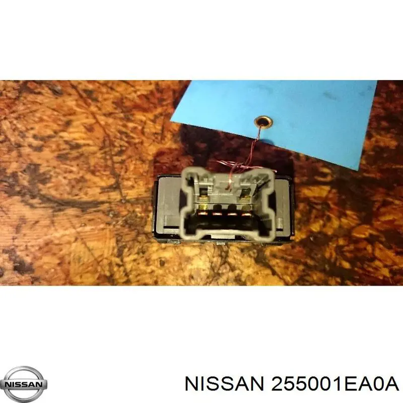 255001EA0A Nissan/Infiniti Кнопка обігріву сидіння