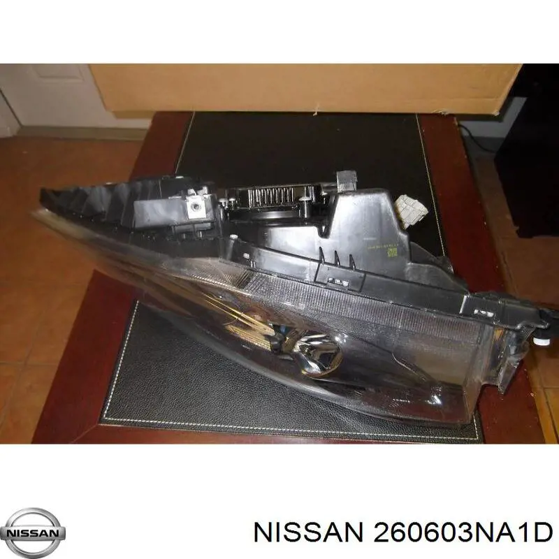 Фара дальнього світла в зборі на Nissan LEAF I ZE0U