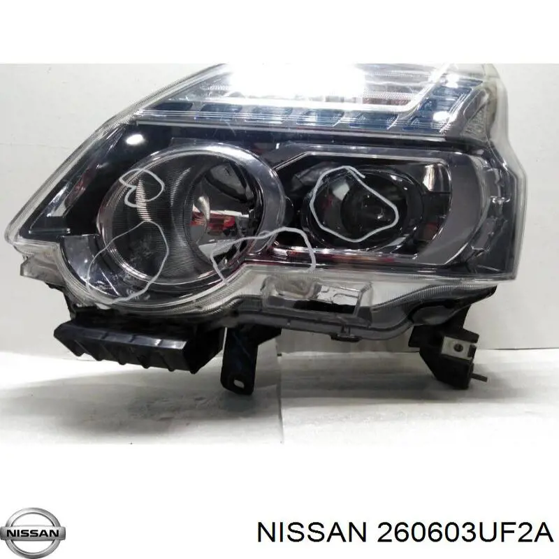 260603UF2A Nissan фара ліва