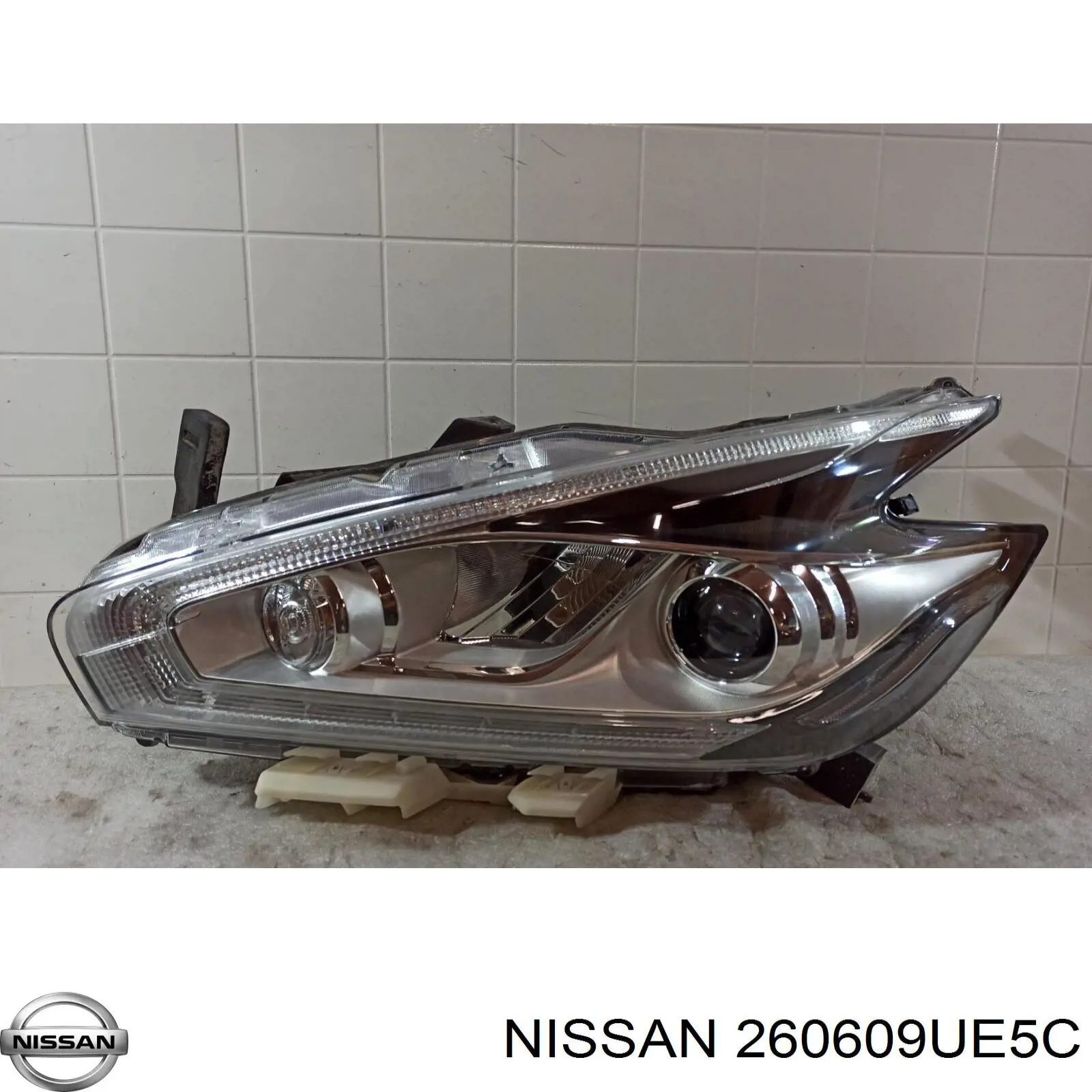 260609UE5C Nissan/Infiniti Фара ліва передня