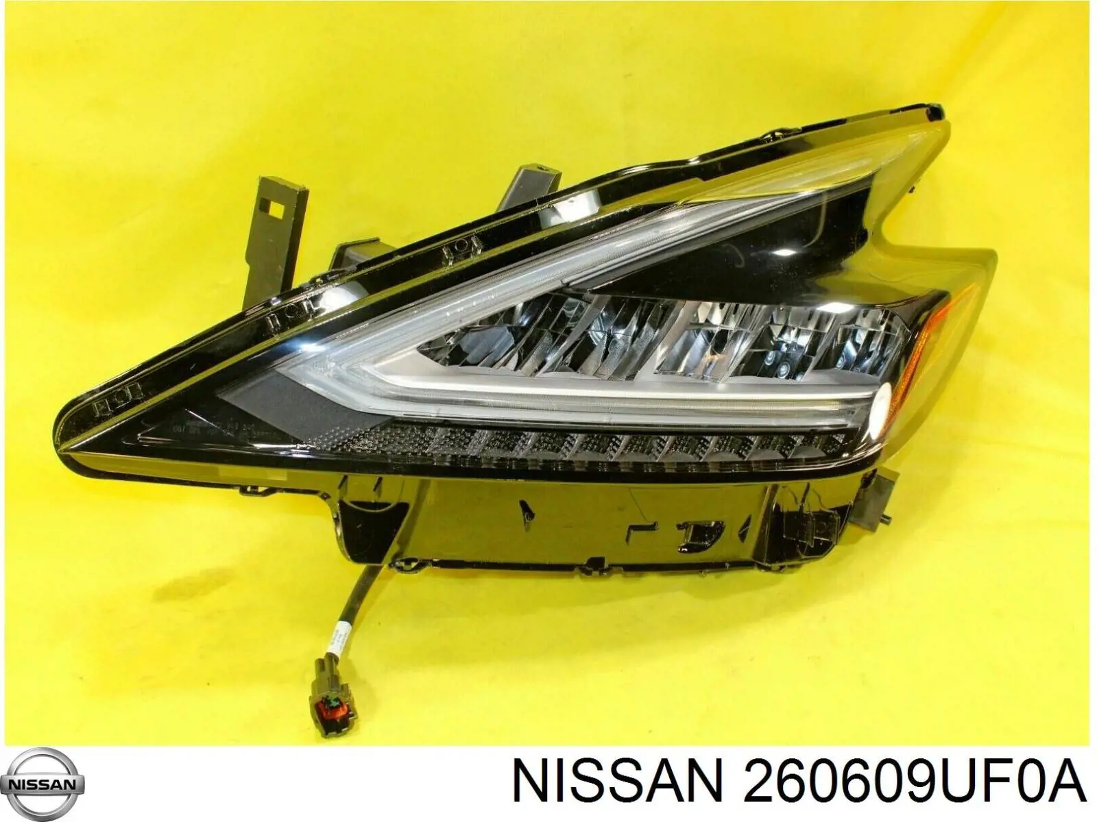 260609UF0A Nissan/Infiniti Основна фара в зборі ліва