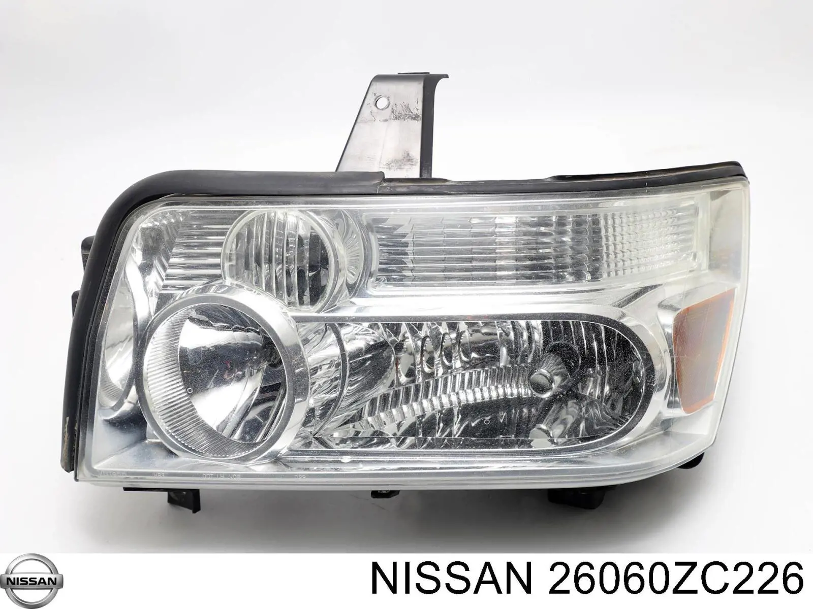 26060ZC226 Nissan/Infiniti Фара дальнього світла в зборі