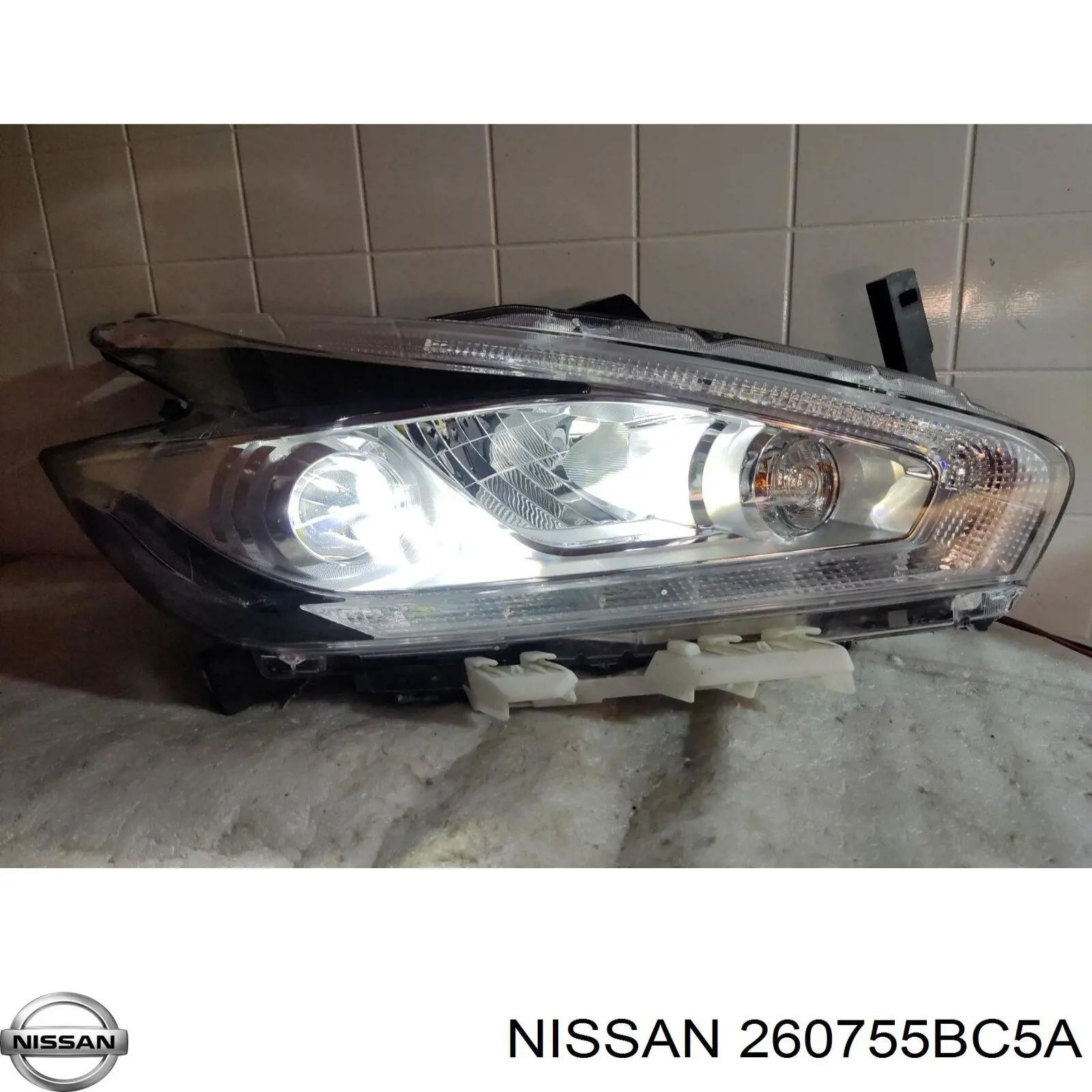 Фари Nissan/Infiniti 260755BC5A ціна, від 759.41 USD