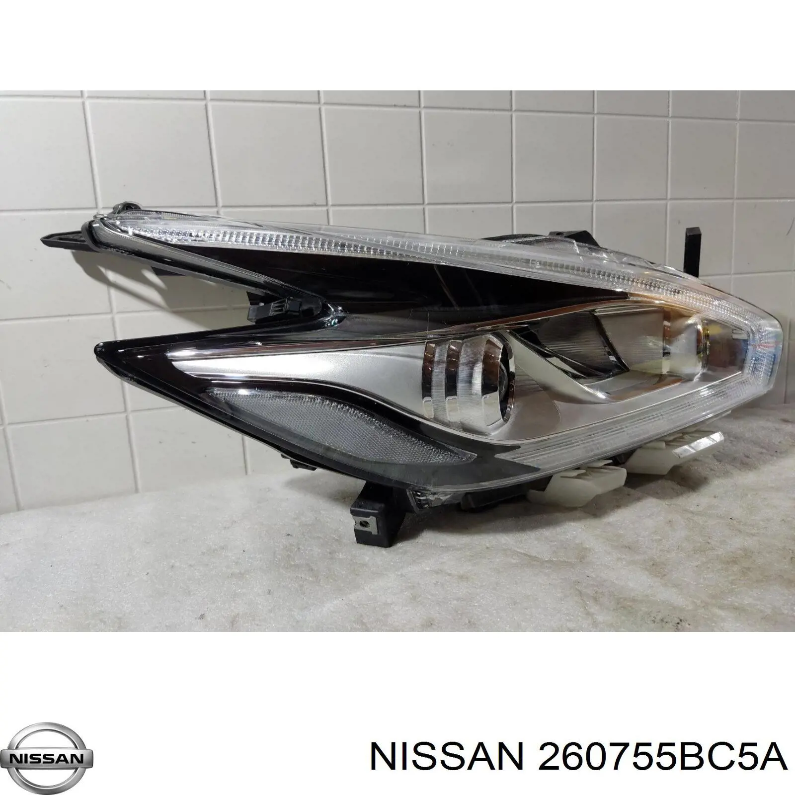 260755BC5A Nissan/Infiniti Фара дальнього світла в зборі