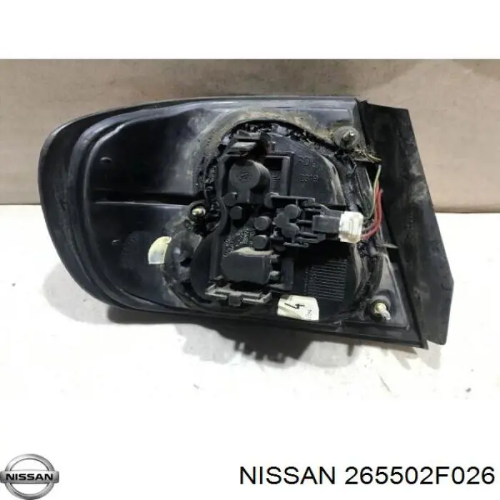 265502F026 Nissan/Infiniti Задній правий зовнішній ліхтар
