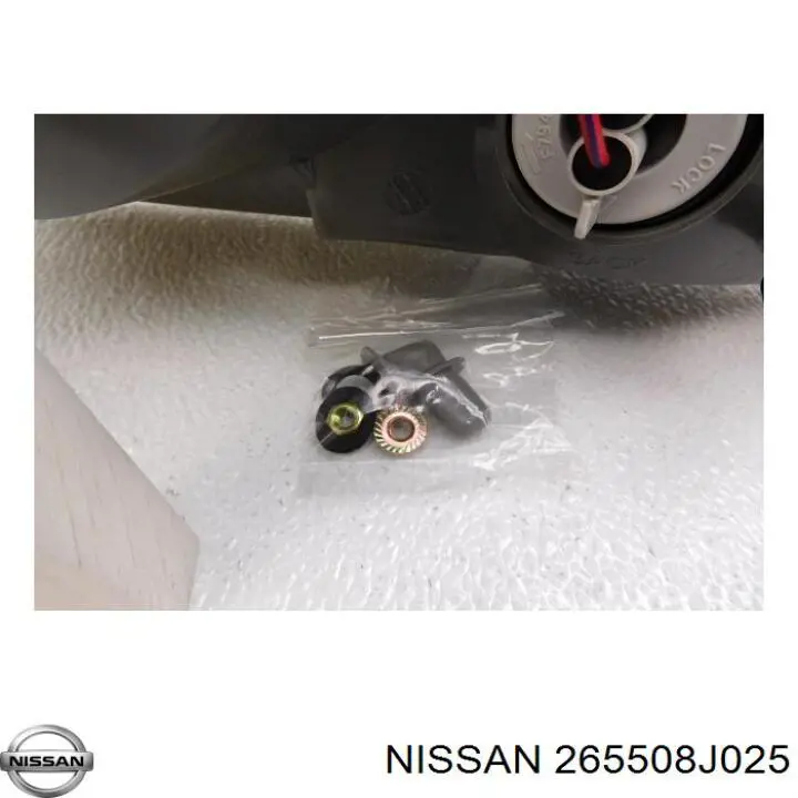 265508J025 Nissan ліхтар задній правий