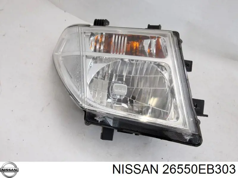 Ліхтар задній правий на Nissan Pathfinder  R51M