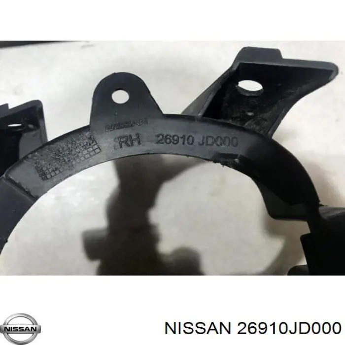Кронштейн кріплення протитуманною фари, правої 26910JD000 Nissan/Infiniti