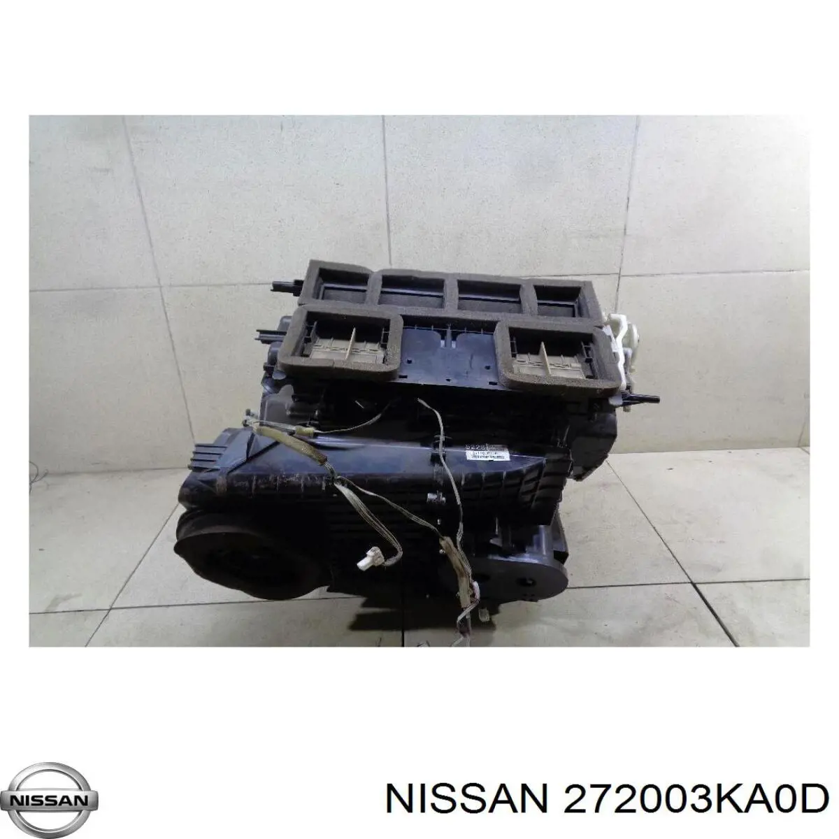 Купити 272003KA0D Nissan/Infiniti Електродвигуни (електродвигун обігрівача) або розетка причепа штепсельная