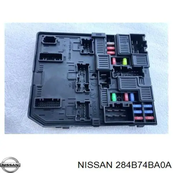 Купити 284B74BA0A Nissan/Infiniti Корпус запобіжників