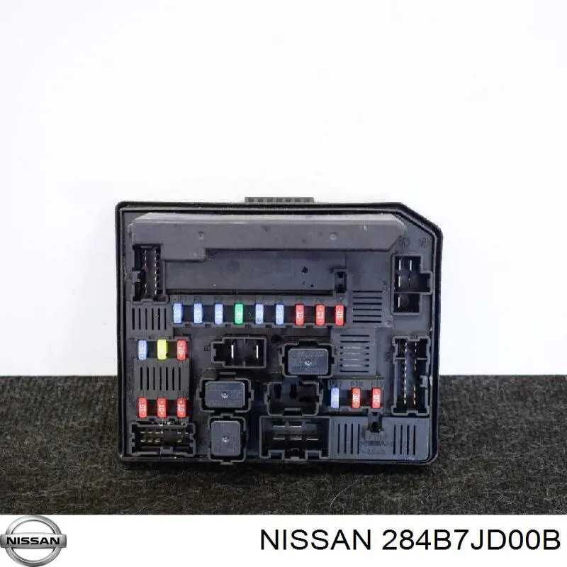 Кришка блока запобіжників Nissan/Infiniti 284B7JD00B ціна, від 50.67 USD
